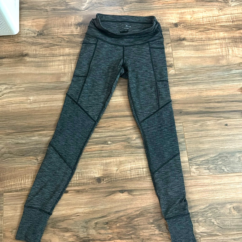 Leggings From Athlete They Are New Because They Got Ordered To Small